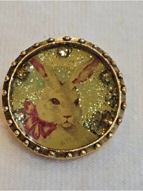 Maximal Art Gold-Tone Easter Rabbit Round Pin Brooch PRICE FIRM